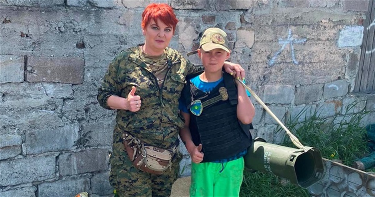 Переяславські волонтери відвезли допомогу хлопчику, який на Донеччині чергує на блокпосту