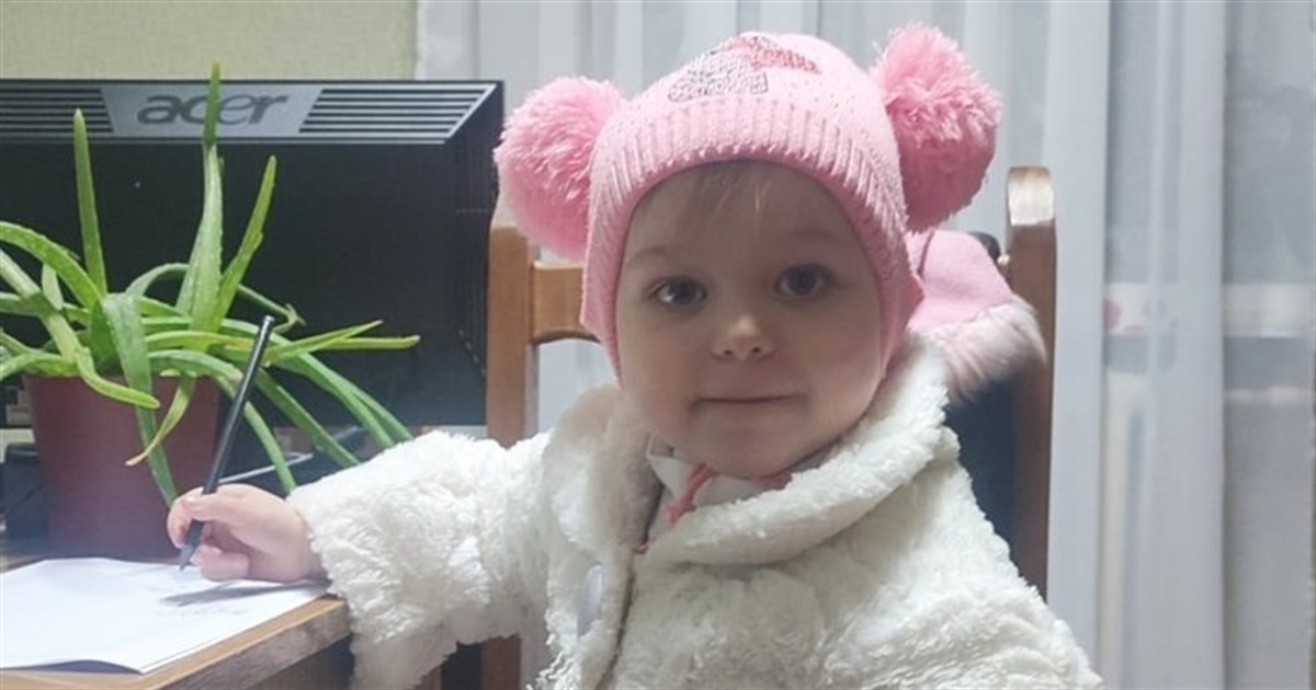 Дівчинку, яку бабуся покинула в торговельному центрі, через тиждень забрала її мама: деталі