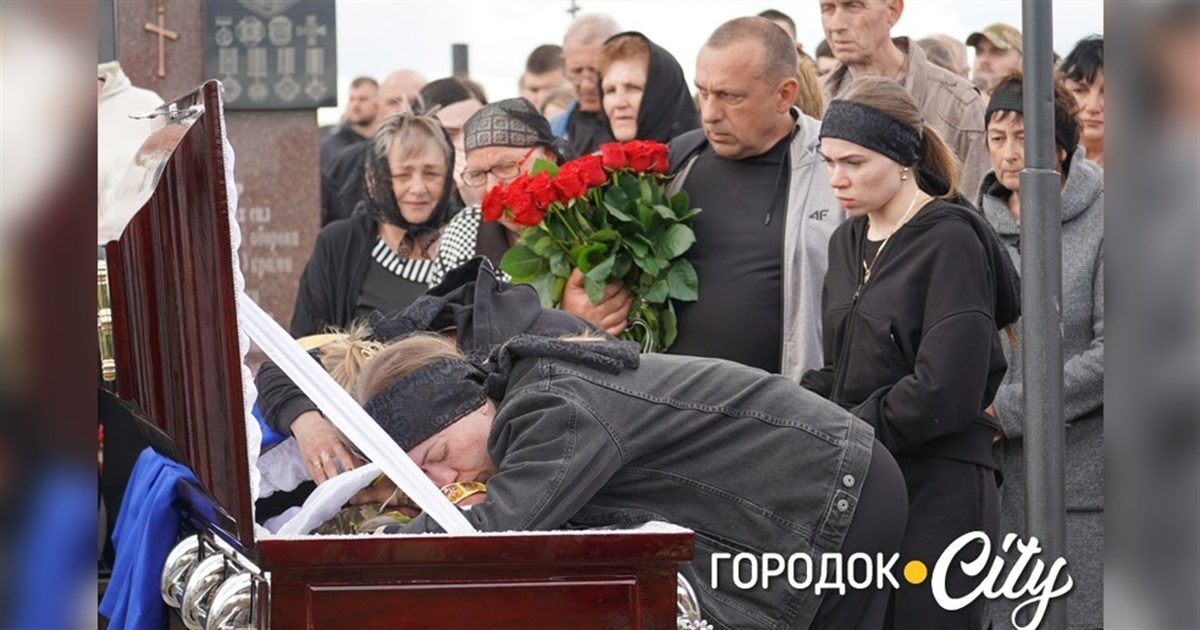 У Городку похоронили дворазового чемпіона Європи Олександра Пєлєшенка. Його життя забрала війна