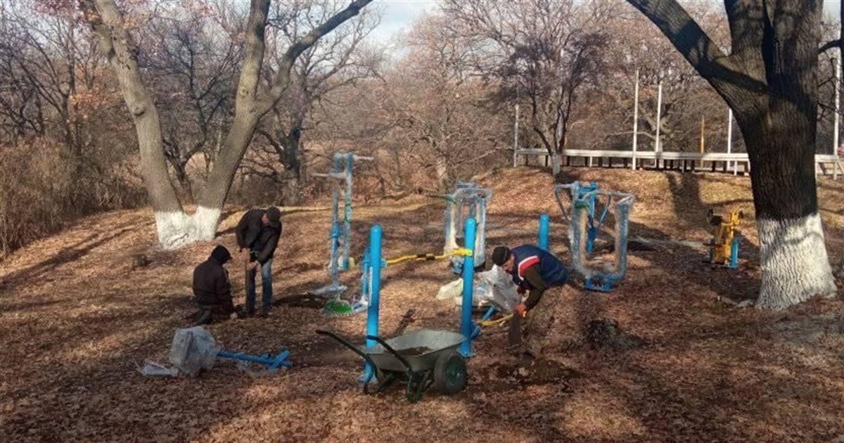 У Золотому встановили вуличні тренажери