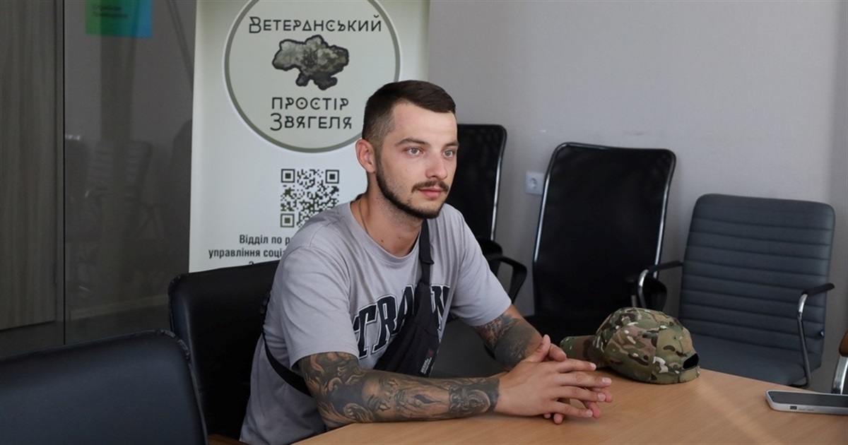 800 км пішки заради побратимів: ветеран Сергій Кукушкін завітав до Звягеля