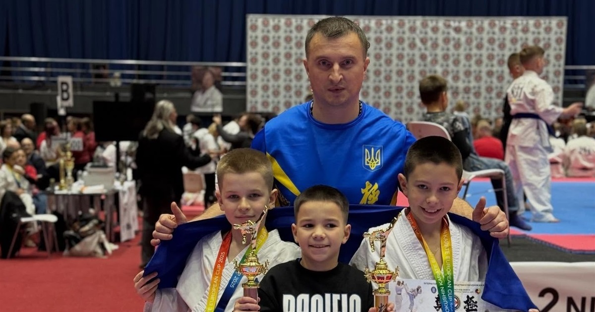 Українські каратисти тріумфували в Бухаресті: серед переможців — вихованці тренера Віталія Лежнюка