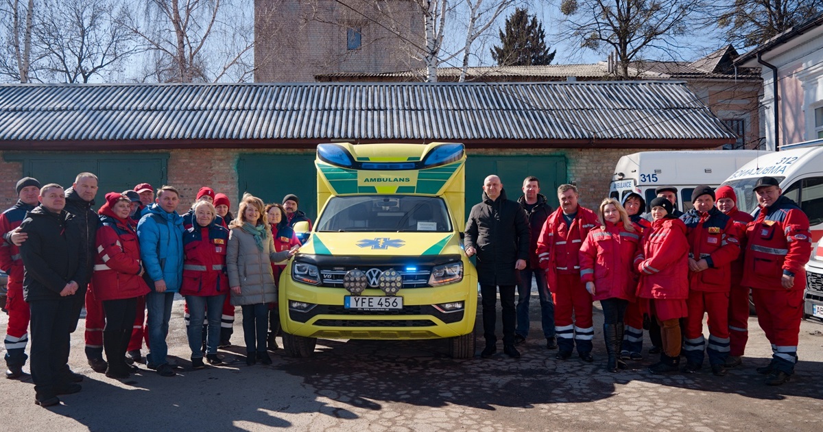 Жмеринська екстрена медична допомога отримала сучасну карету швидкої Volkswagen Amarok зі Швеції