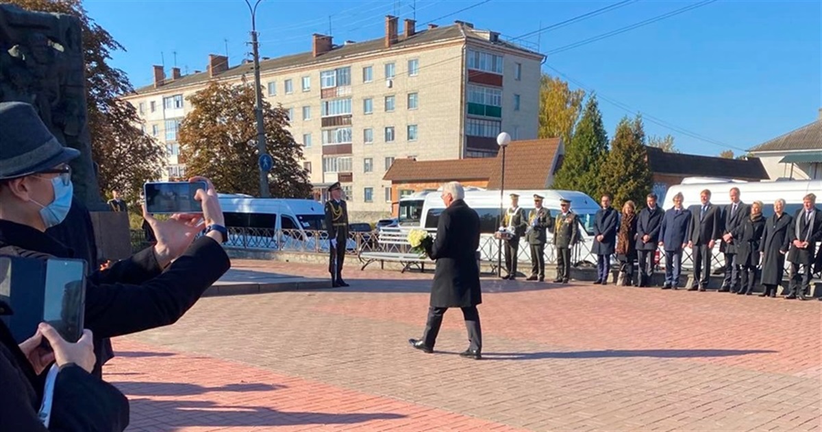 Гелікоптером у Корюківку прибув Федеральний президент Німеччини