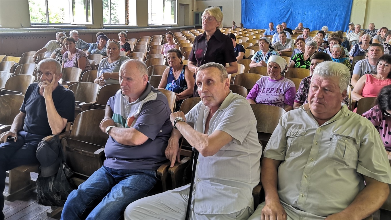 Інвентаризація землі, робочі місця та соцпослуги: про це говорили на сході села у Пологах-Вергунах