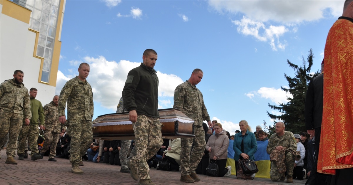 Остання дорога додому воїна з Чорткова Махневича Назарія довжиною у п`ять місяців