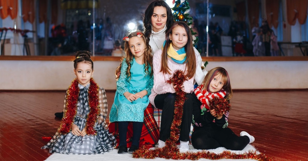 Фото на згадку: студія танцю "Денс Імперіал" зробила особливий подарунок дітям-переселенцям