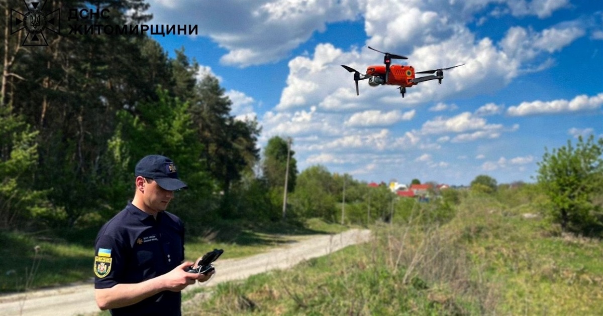 65 пожеж в екосистемах Звягельщини від початку року: рятувальники дронами стежать за лісами і полями