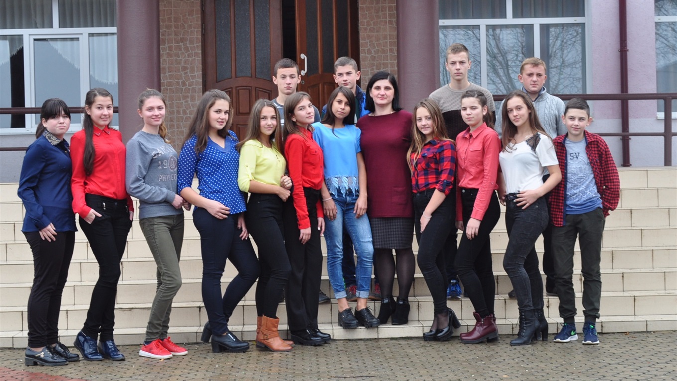 Не варто починати урок з перевірки завдань, краще обговорити з дітьми новий фільм