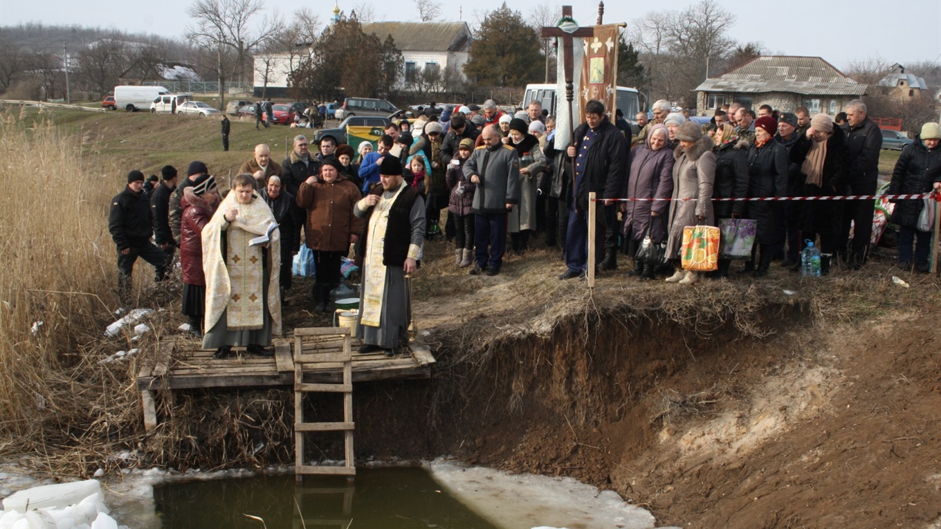 "За святой водой идут, как в магазин за деликатесом": мелитопольский священник о празднике Крещения
