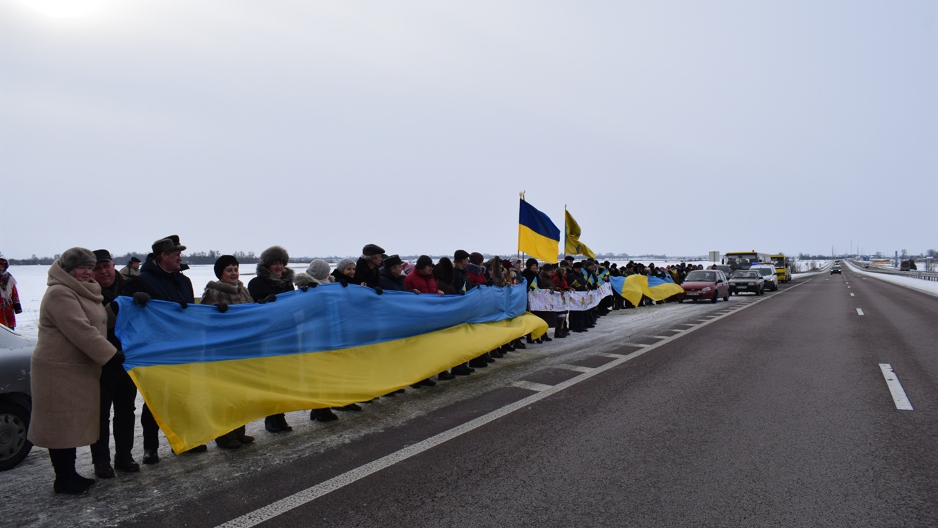 Ланцюг єдності – в районі, урочистий мітинг – в місті: Новоград-Волинщина відзначила День соборності