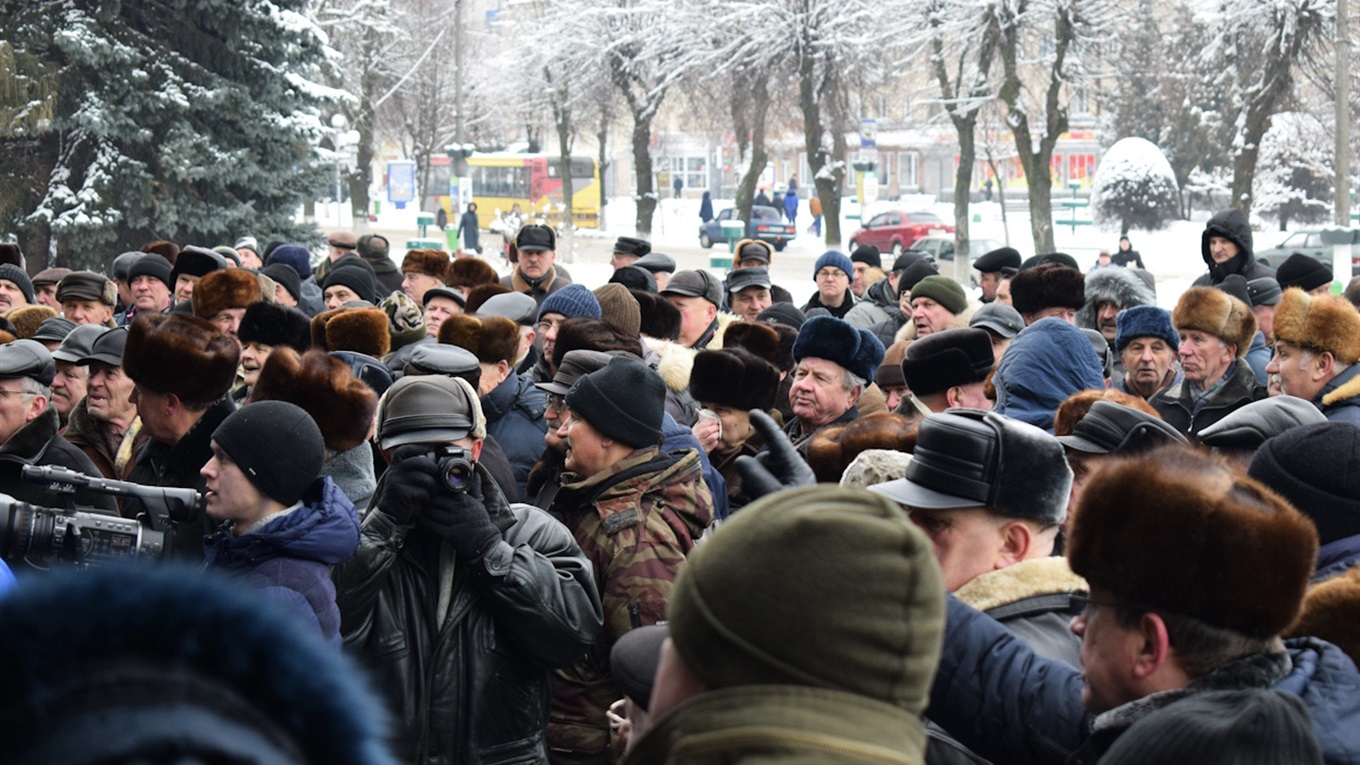 Новоградські пенсіонери протестують