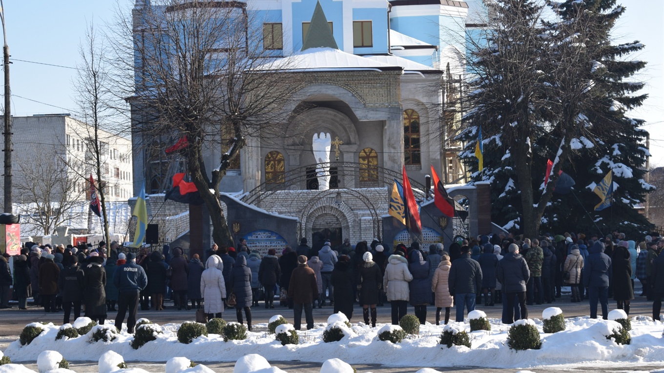 У Новограді 19 лютого вшанували пам'ять Героїв Небесної сотні (ФОТОРЕПОРТАЖ)