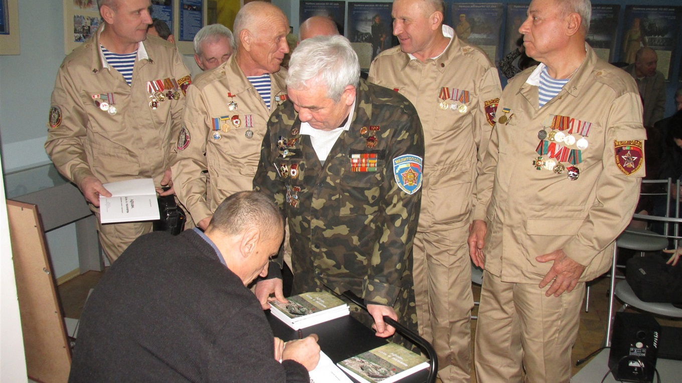 «Запрещалось писать, что советские войска в Афгане участвуют в боях» - как писатель обходил цензуру