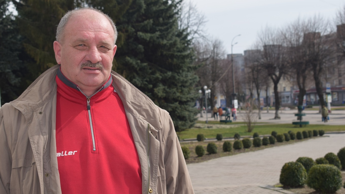 Михайло Олендер: "Батько постійно казав, що спорт годувати не буде, а я хотів займатись волейболом"