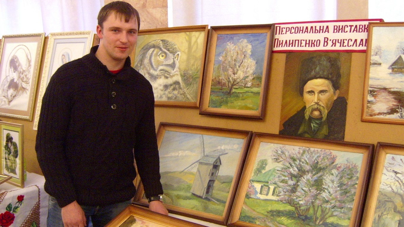 Він розписував капличку, підіймався на Говерлу і мав персональні виставки: історія Славка Пилипенка