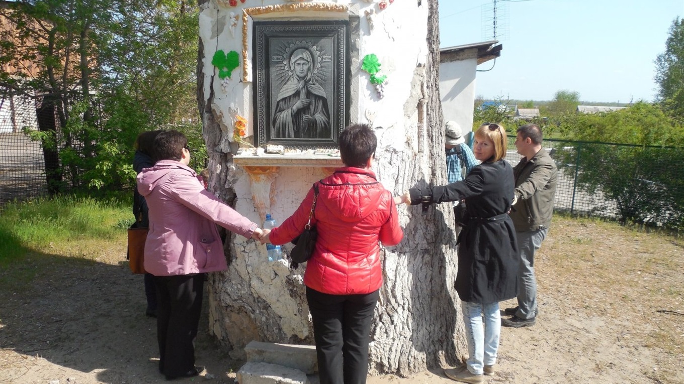 Дуб-патриарх притягивает к себе величием, красотой, мощью и… лечением импотенции