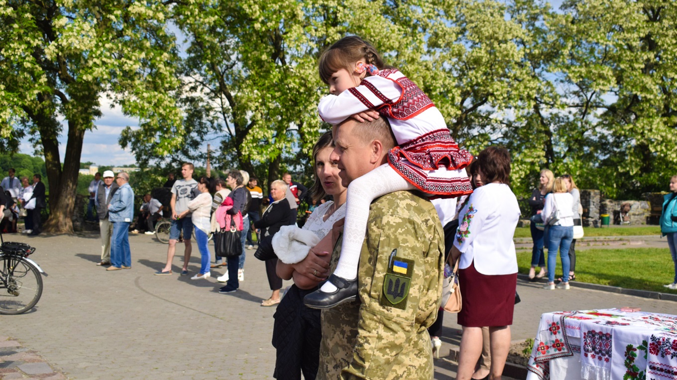 Новоград-волинці на фортеці святкували День вишиванки