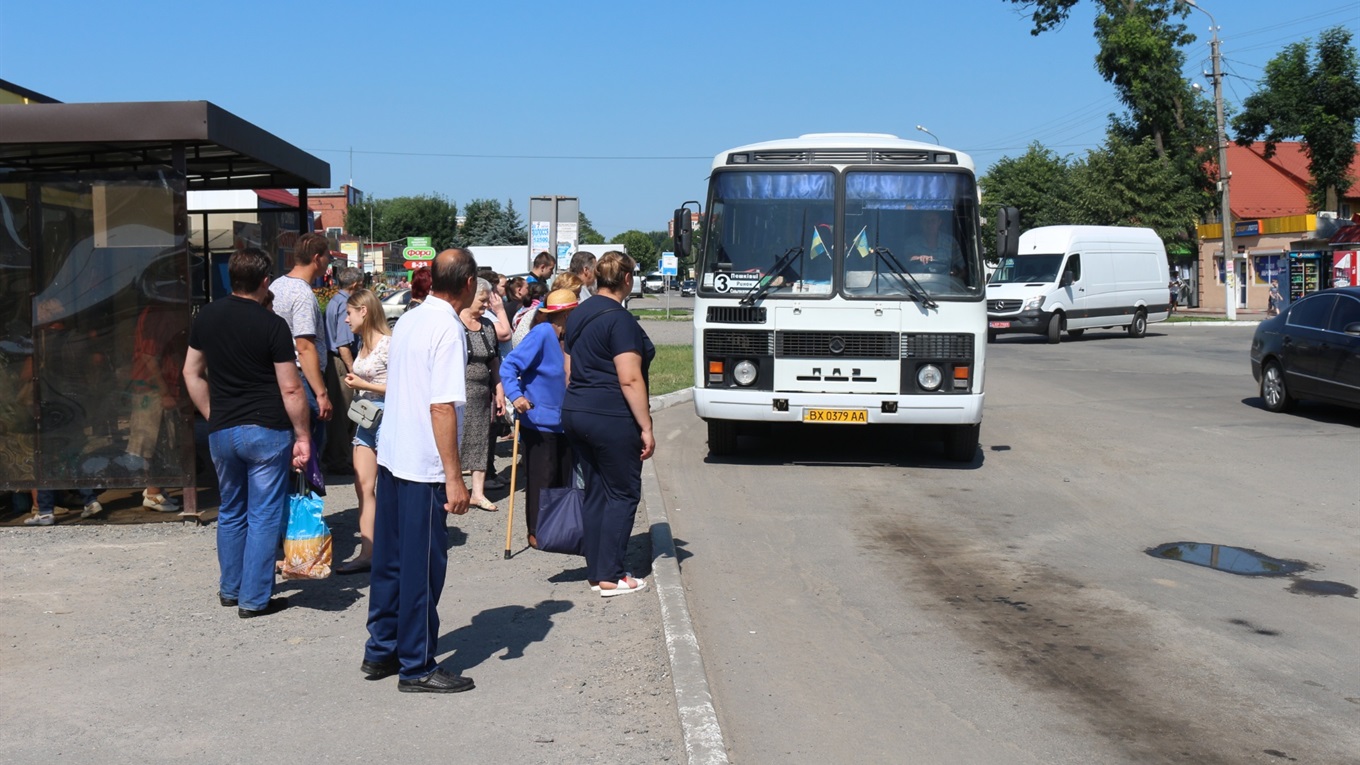 Чому міські автобуси зійшли з маршруту?