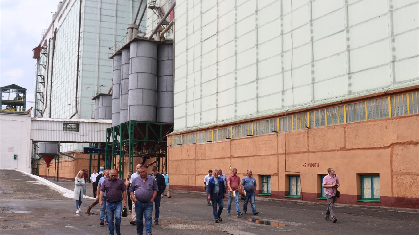 Старокостянтинівський елеватор — лідер по заготівлі зерна серед 55 філій України*