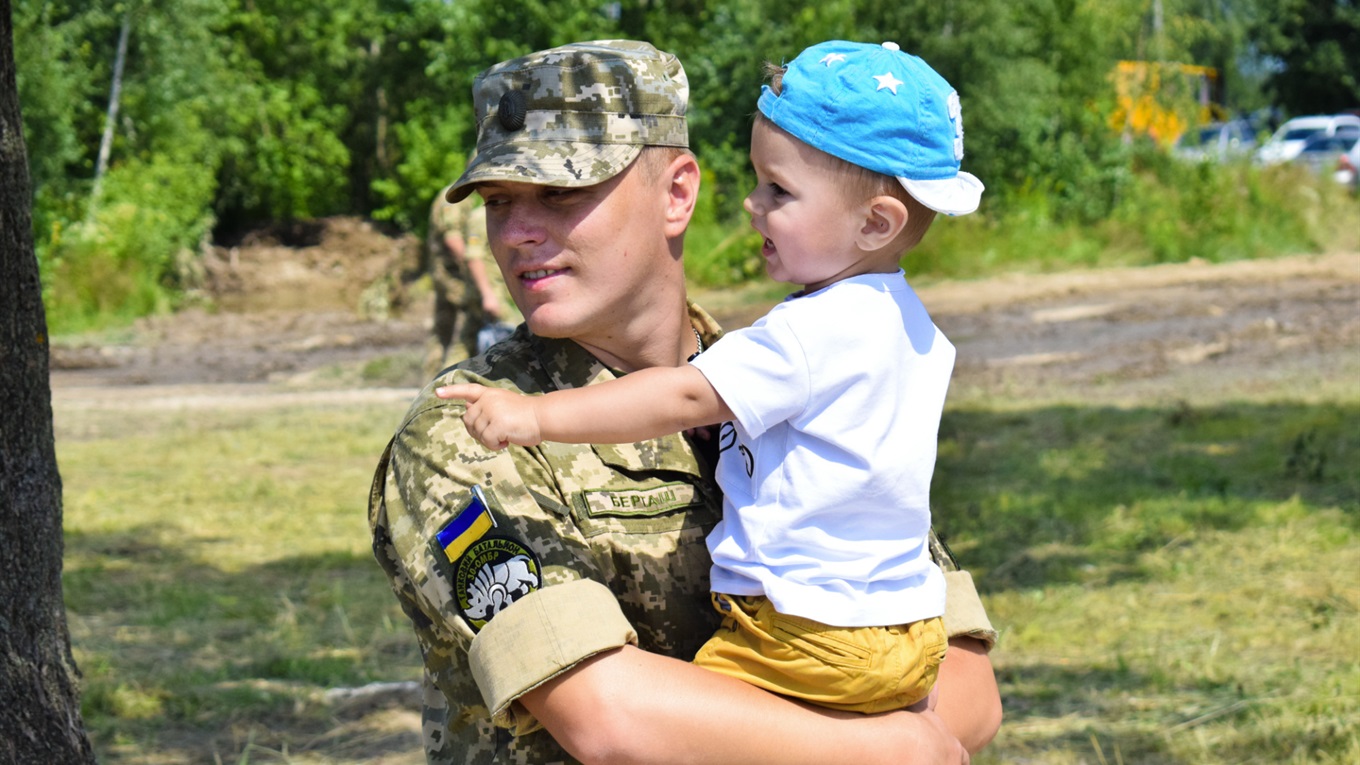 На Олександрівському полігоні бійців 30-ї бригади вітали з поверненням додому