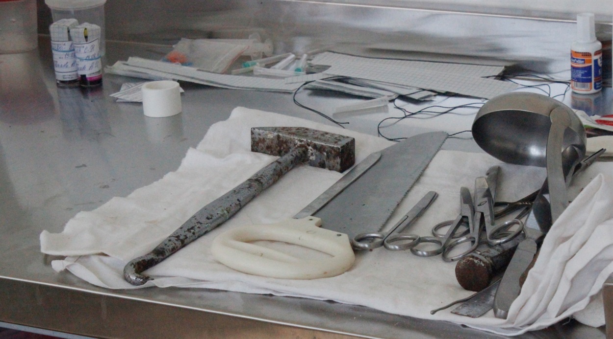 Для патологоанатома важно владеть инструментами