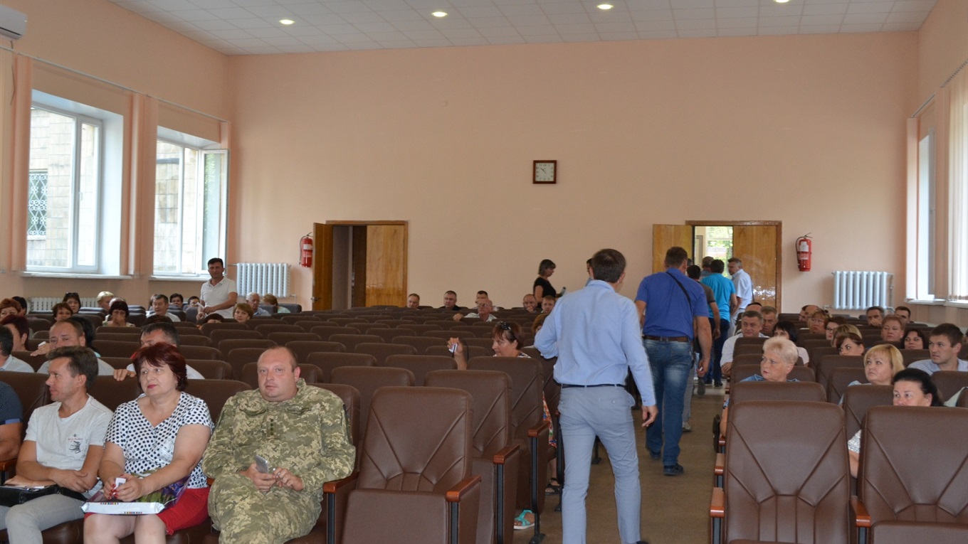 Чому депутати Волноваської районної ради відмовилися продовжувати сесію: відео