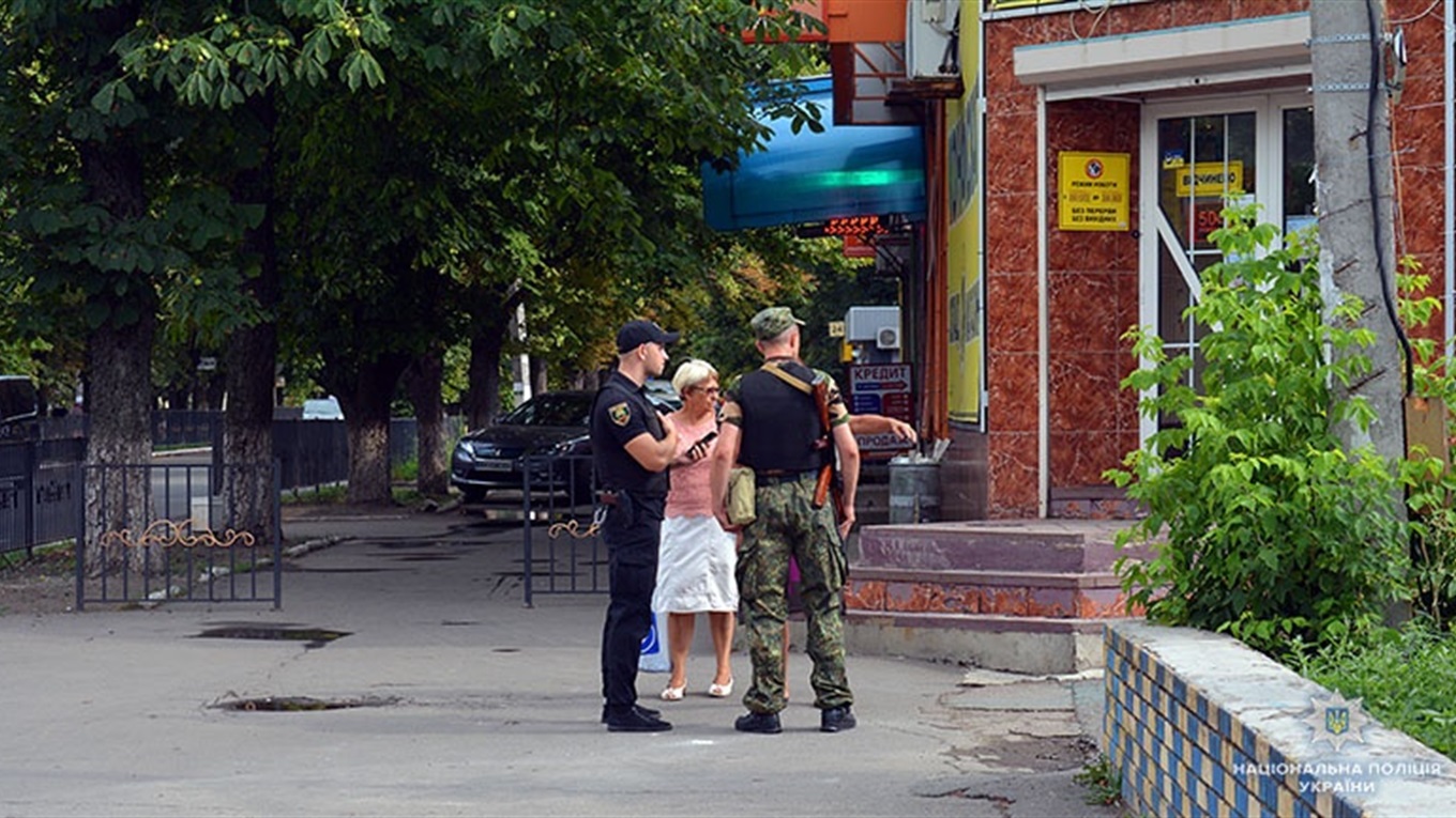 Скількох розшукуваних злочинців затримали волноваські поліцейські в серпні