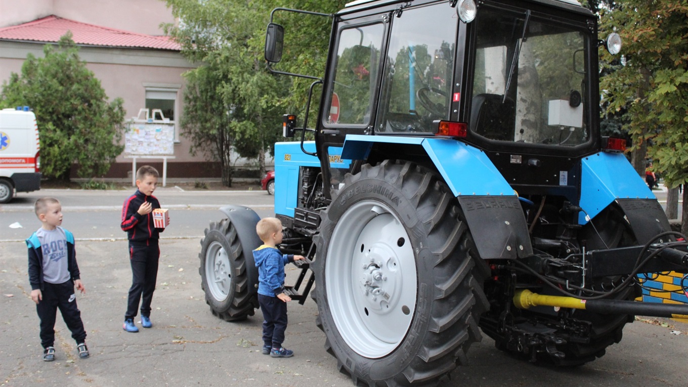 У Волновасі вперше з’явилася підмітально-прибиральна машина