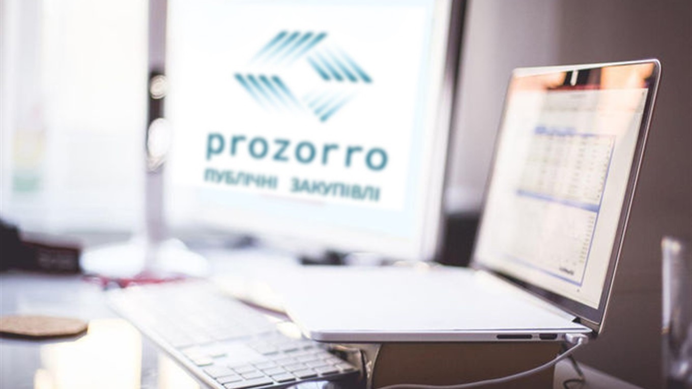 Тепло для школярів, фасад для митців: що відремонтують у районі