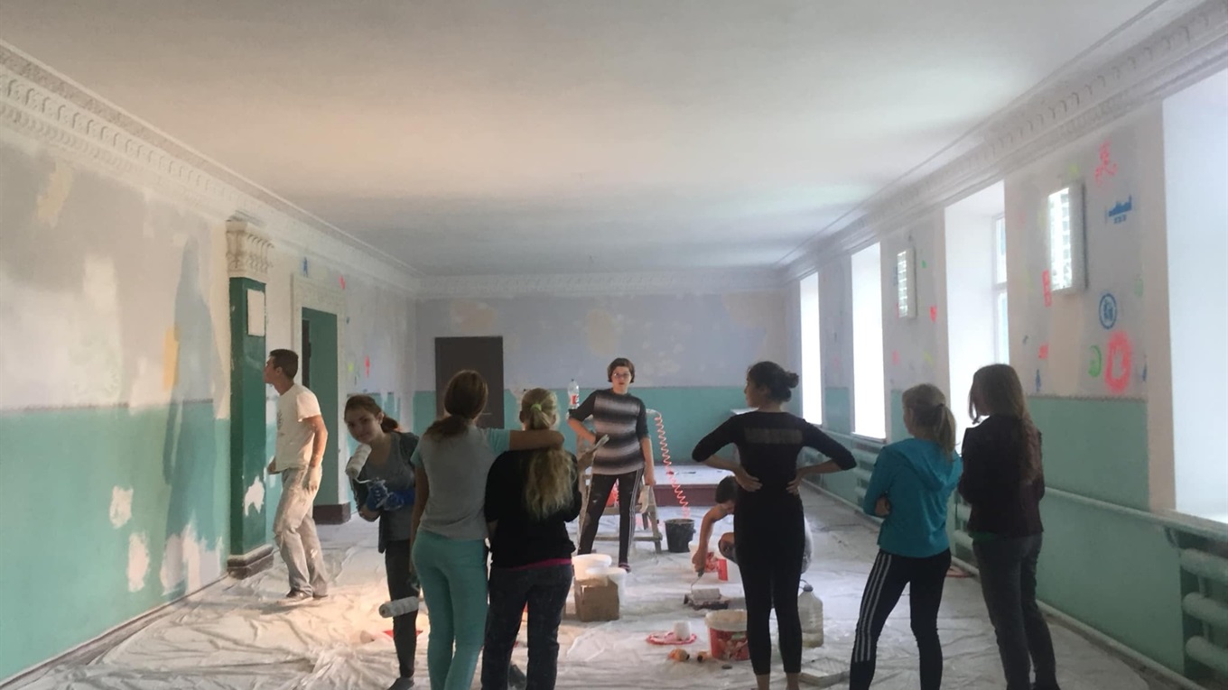 У Вільному Волноваського району відремонтували будинок культури: фото