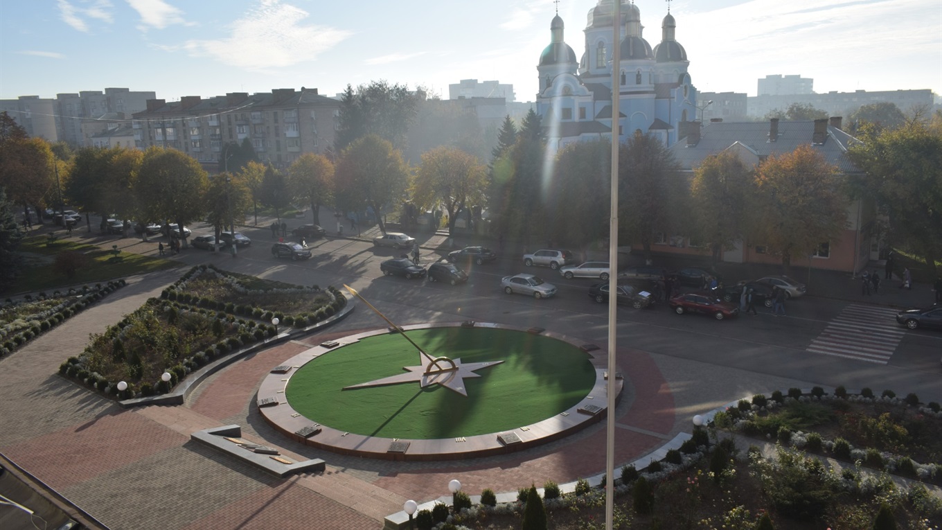 Центр Новограда перекритий: що сталося