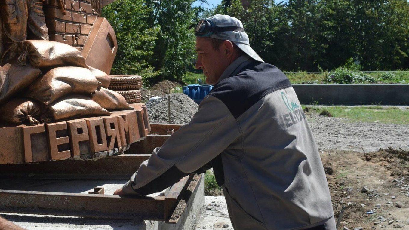 У неділю в Жмеринці відкриють пам'ятники Героям Майдану і Захисникам України: Фото