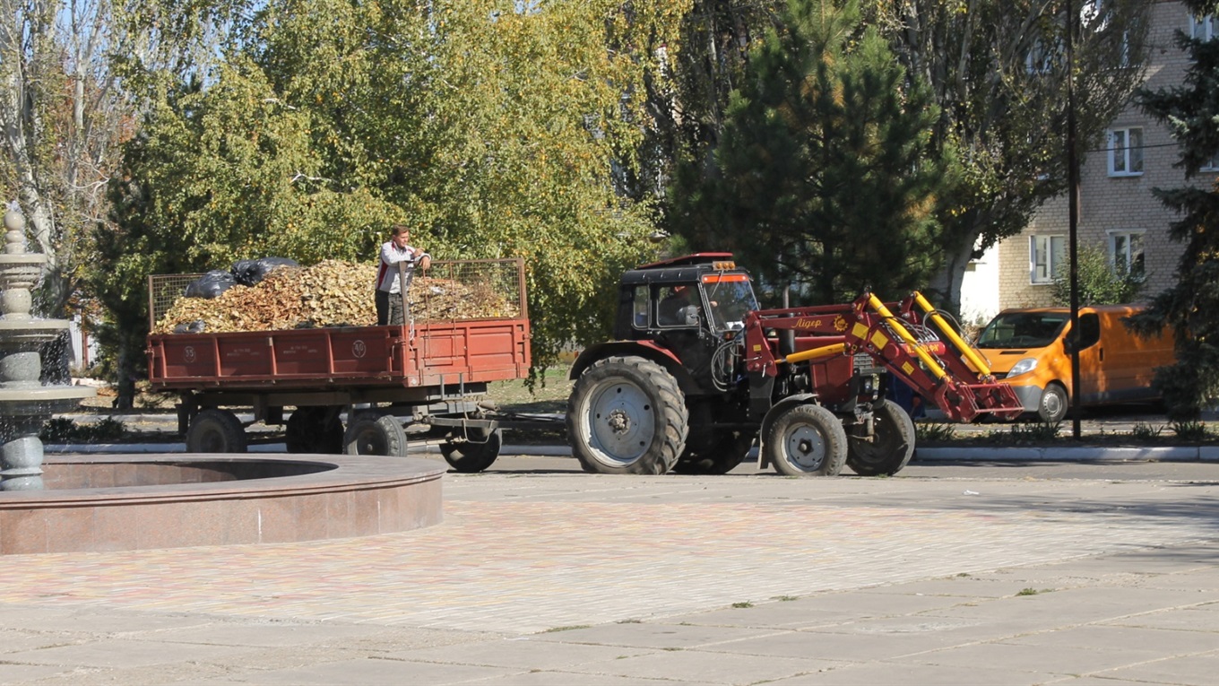 Що робити з опалим листям? Три актуальні поради