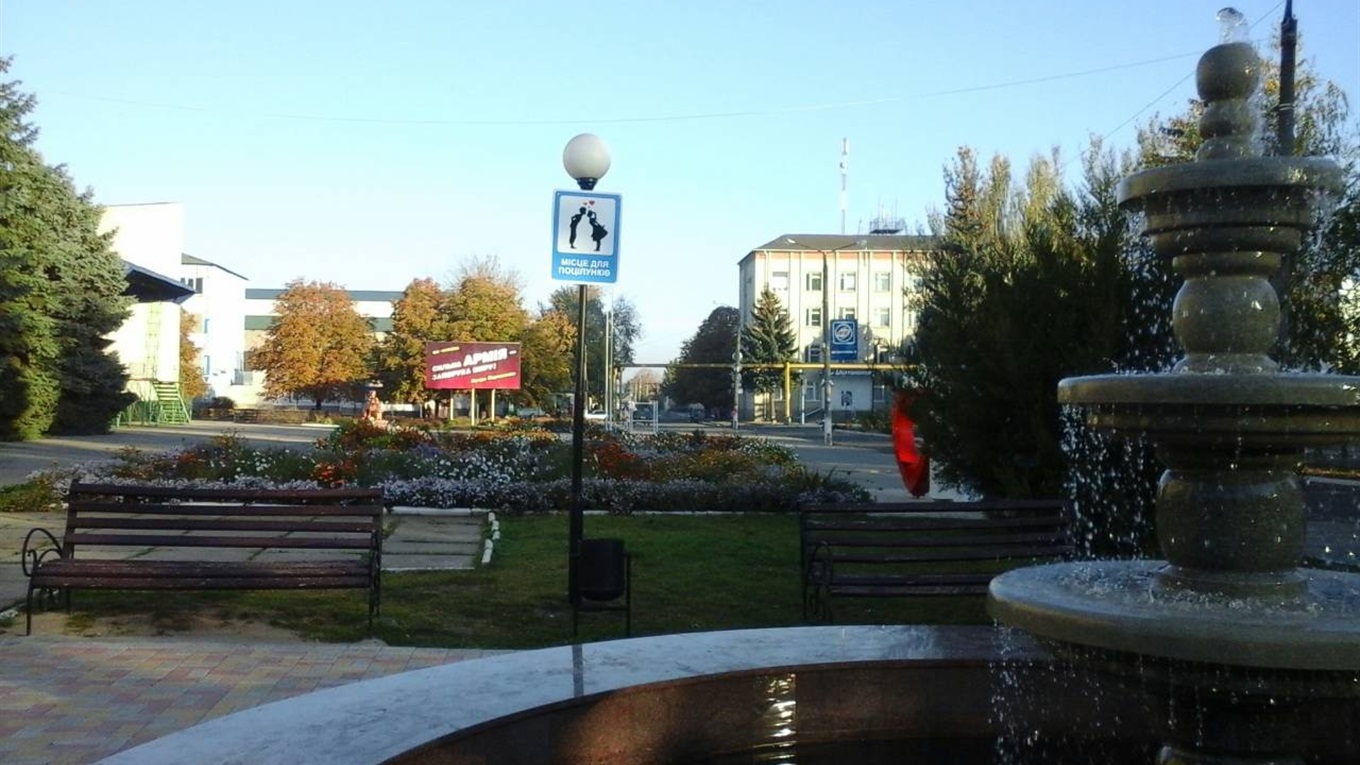 Цілуйтесь у Гуляйполі та по всій Україні: де фотографуватись закоханим