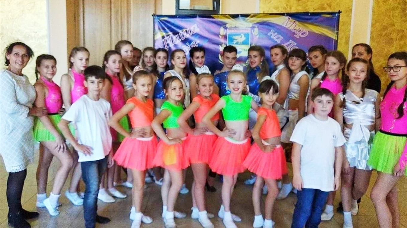 Первые из 150 участников: Попаснянский коллектив «Конфетти» вернулся с конкурса