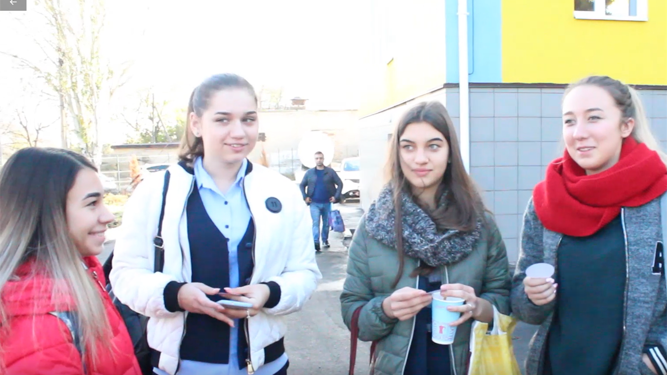 "Буллить не круто": в волновахской школе провели социальную акцию. Видео