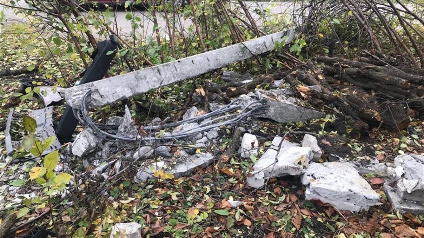 З'явилися фото з місця смертельної ДТП у Волновасі