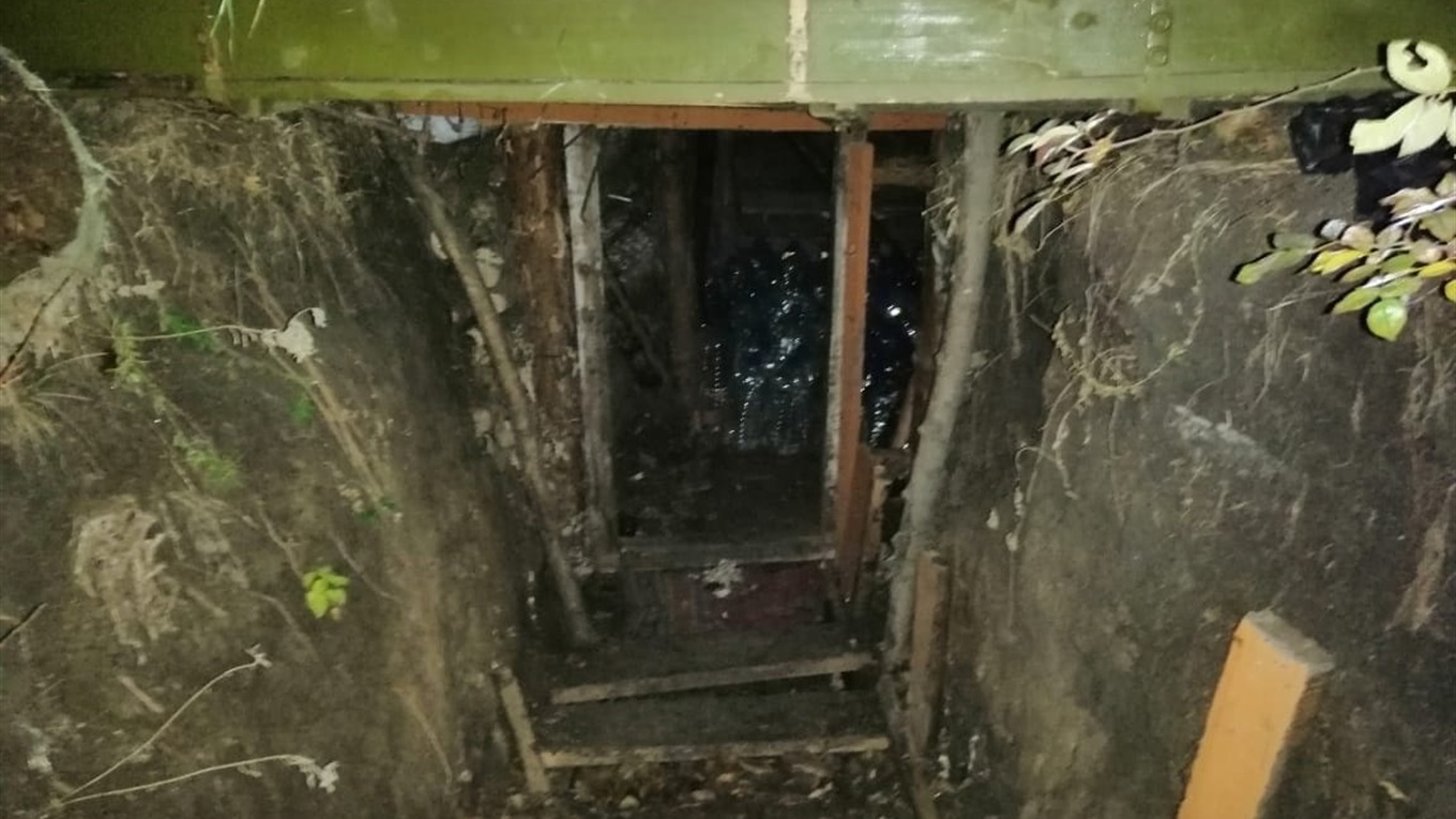 Клад из 1500 литров спирта нашли военные рядом с Торецком