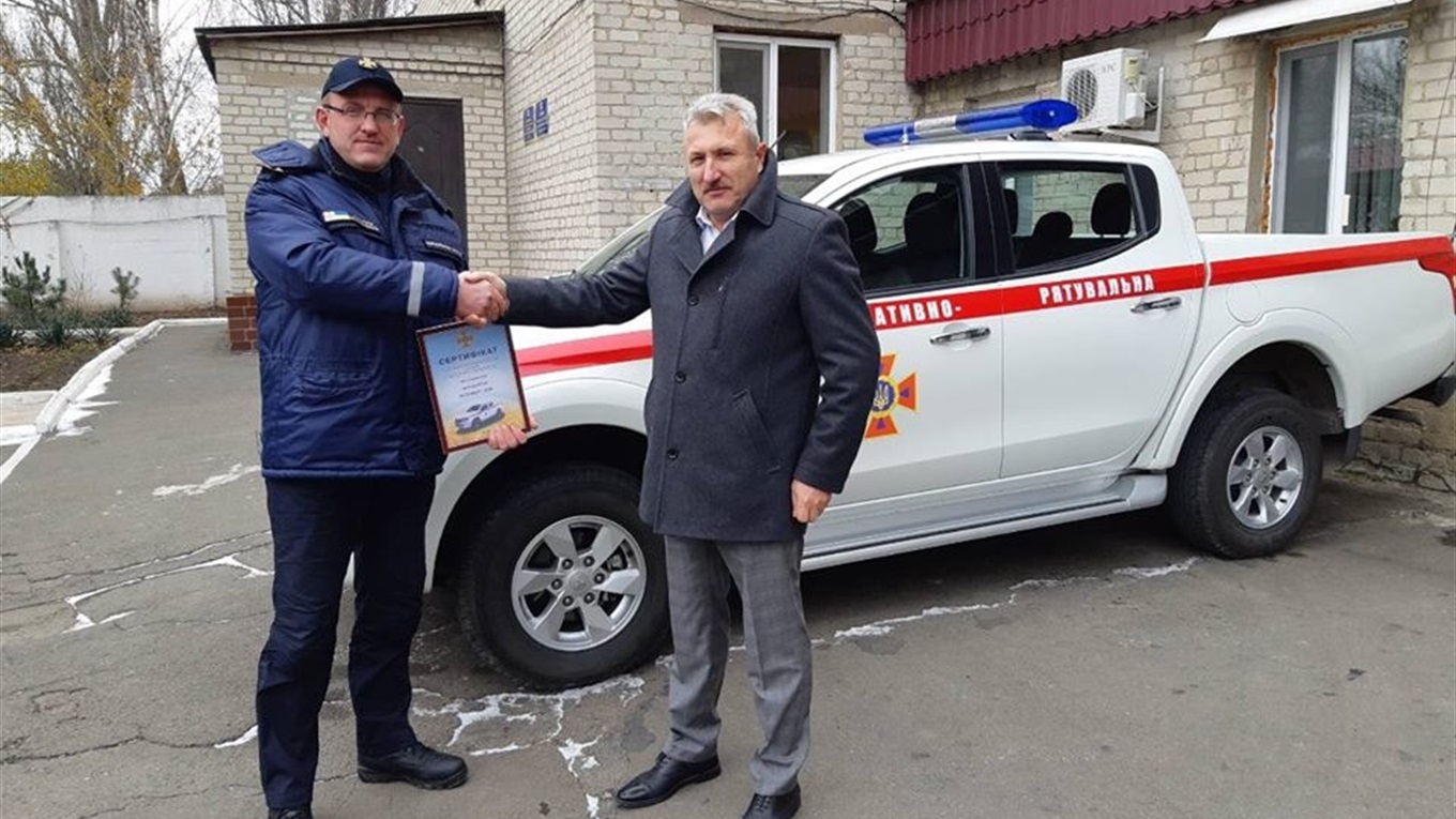 Фотофакт: волноваські рятувальники отримали сучасний автомобіль