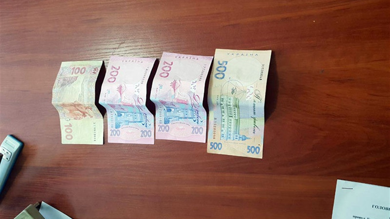 У Волновасі затримали чоловіка за спробу надати працівнику поліції хабар 