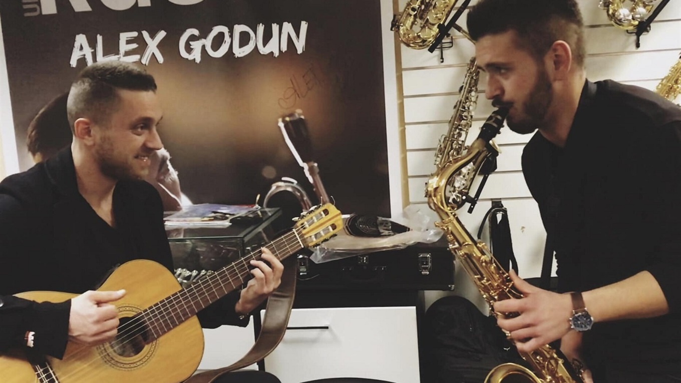 Калинівчанин Дмитро Кошельник у складі групи Jazzforacat пройшов у прямий ефір телешоу Х-Фактор