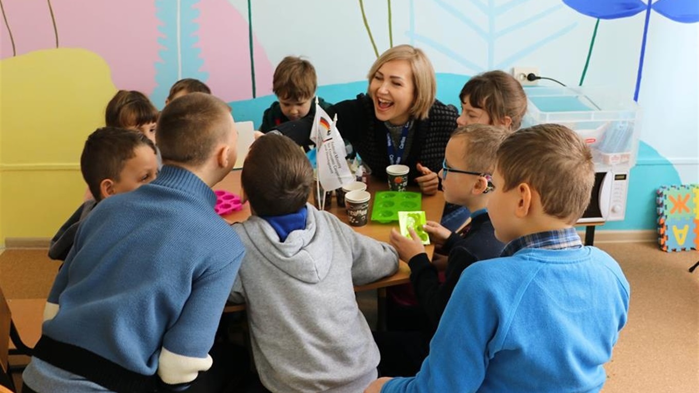 У Волновасі відбувся майстер-клас з миловаріння для дітей з інвалідністю