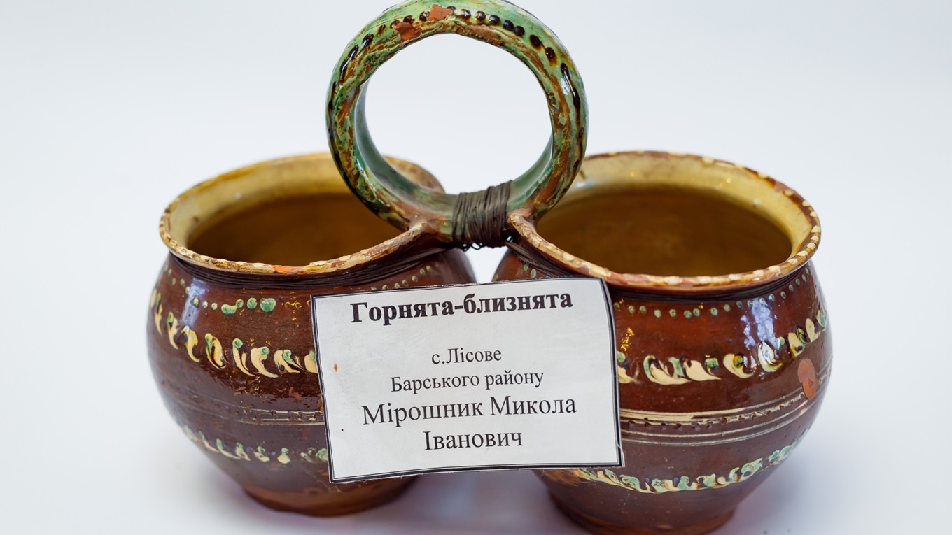 В музеях міст України знайшли багато екземплярів Барської кераміки 