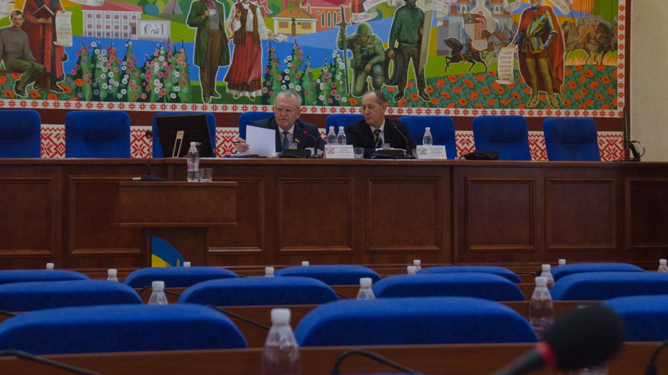 Віктор Весельський скликав сесію, на яку не прийшли депутати