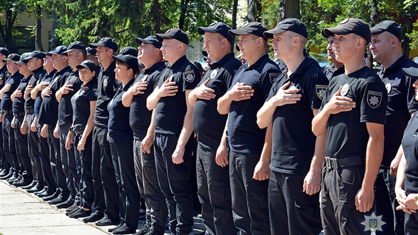 Є вакансії: волновасьцям запропонували роботу в поліції