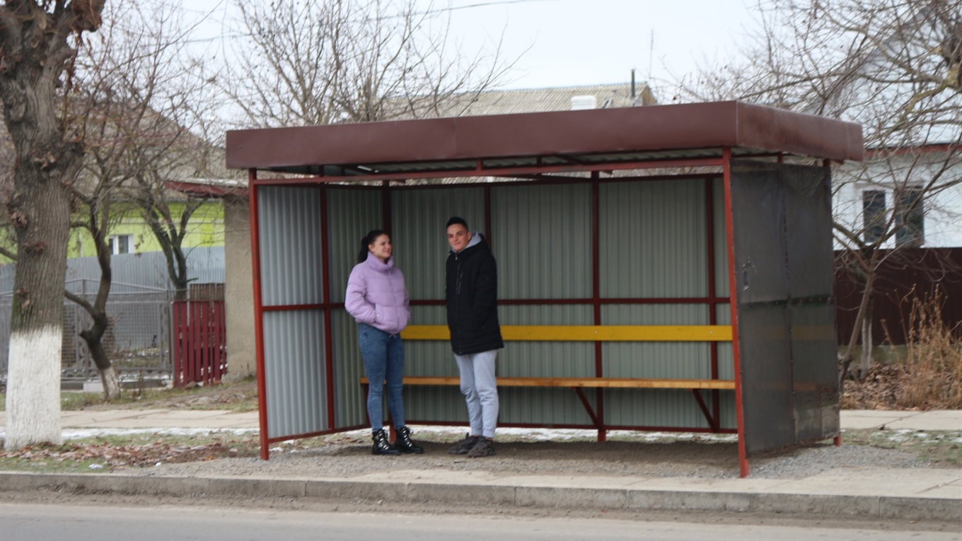 Ще дві автобусні зупинки поставили у Старокостянтинові