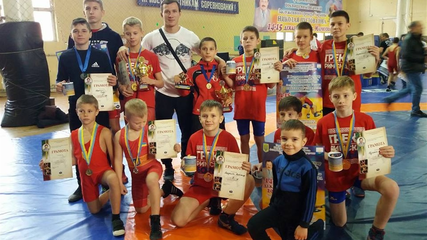 Волновахские борцы привезли девять медалей с турнира в Мариуполе