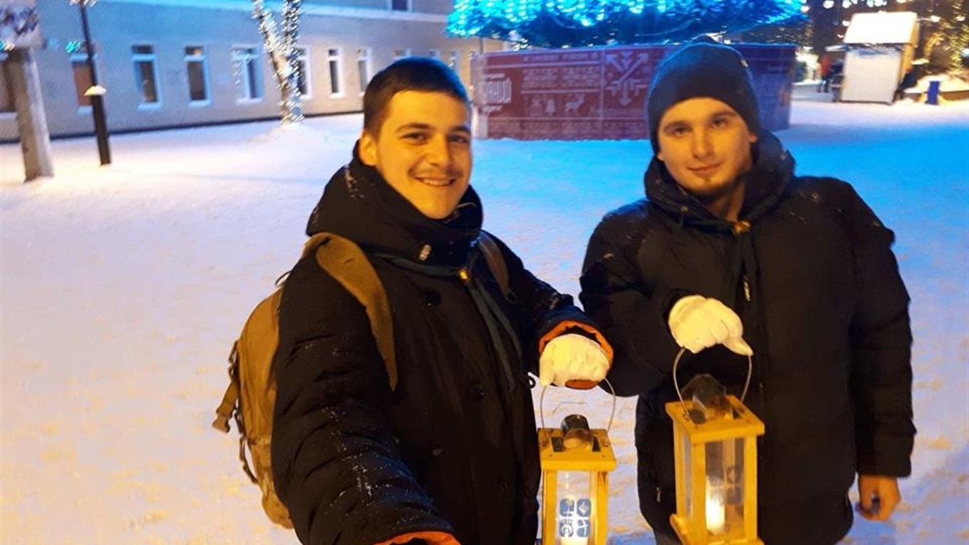 Українські пластуни привезли Віфлеємський вогонь миру у Старокостянтинів
