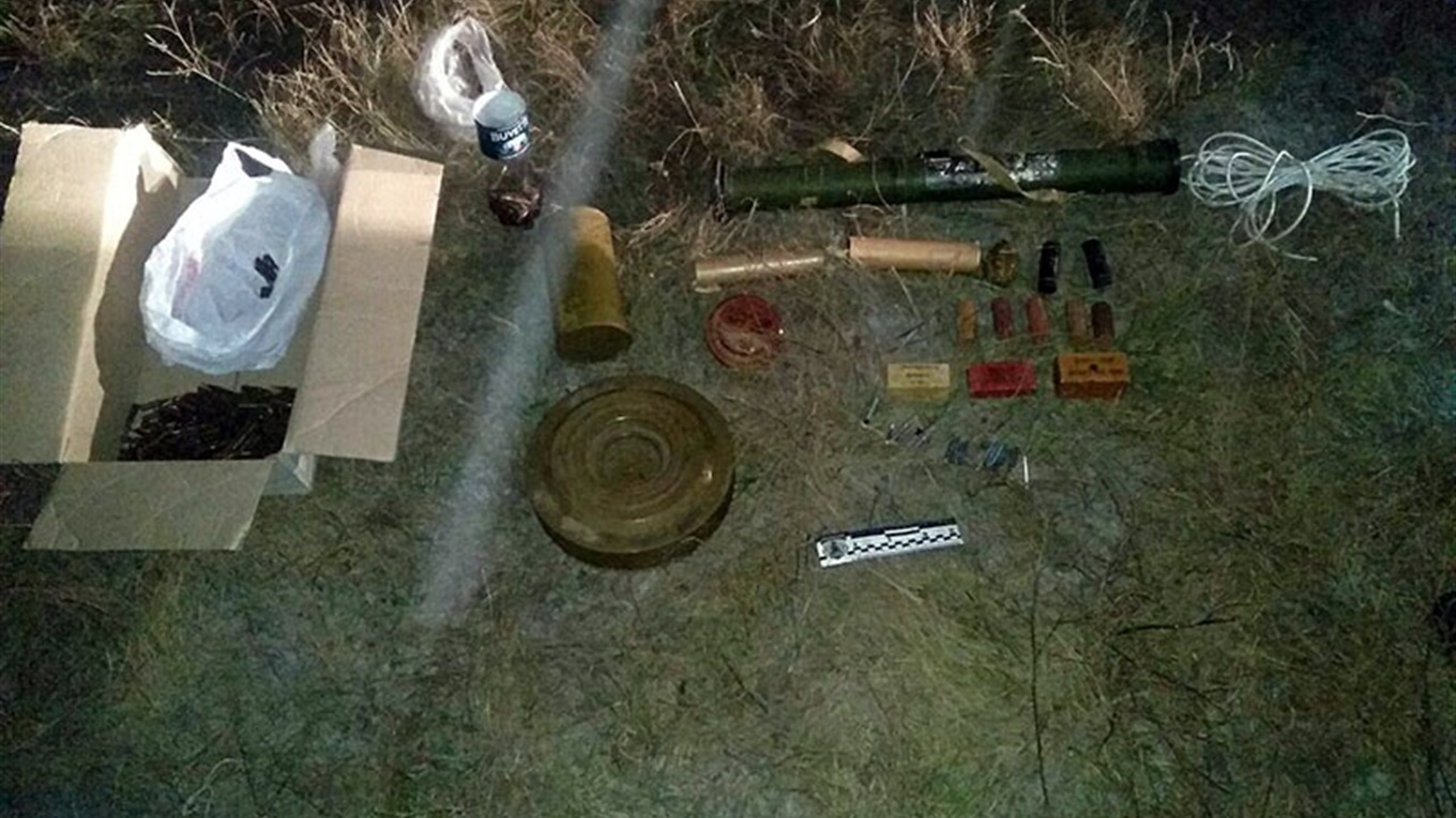 Поліцейські виявили боєприпаси в одному із покинутих будинків Волноваського району 
